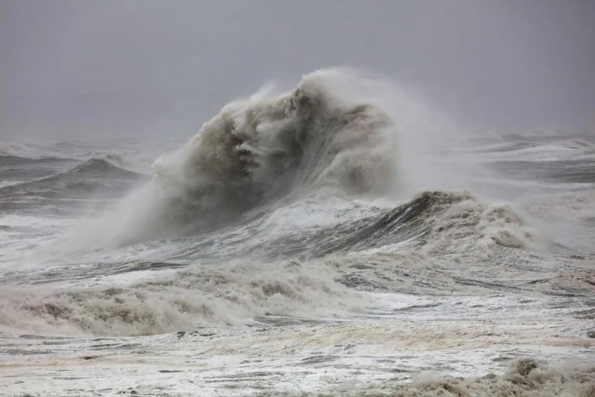 Maritime Ports Advised to Hoist Signal 3